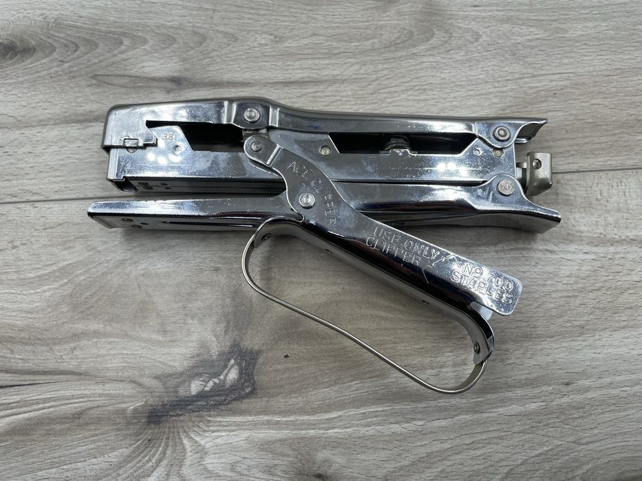 Zszywacz tapicerski Ace Clipper 702