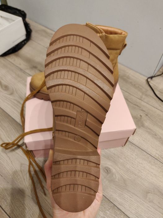 Trzewiki sznurowane camel DeeZee, rozmiar 39/ 25,5 cm