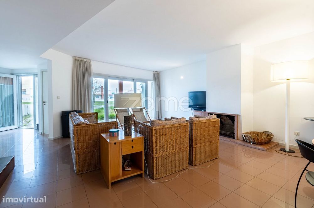 Moradia T4 com piscina para arrendamento em Esposende