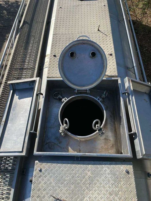 BURG BRO напівпричіп-цистерна харчова.