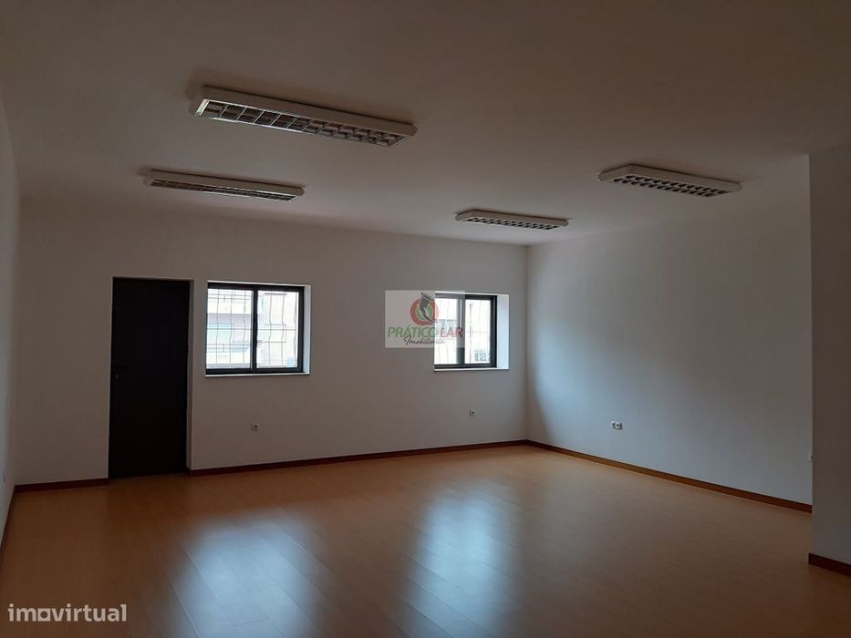 Escritórios  em Oliveira do Bairro