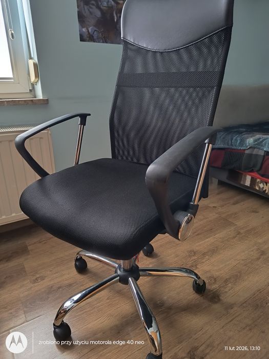 Fotel biurowy w dobrym stanie