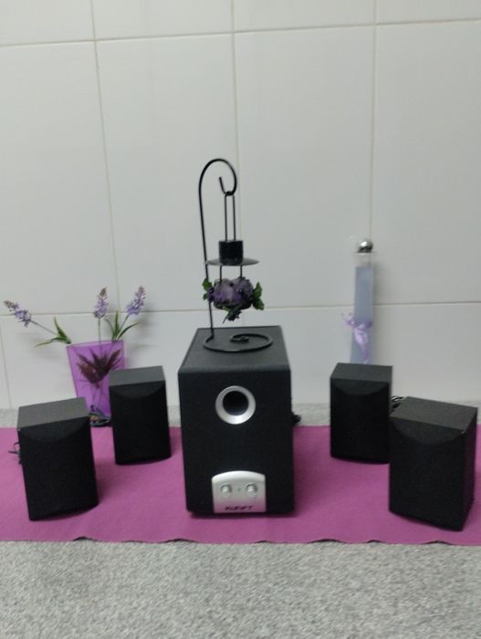 Speakers in very good condition64585125494274120