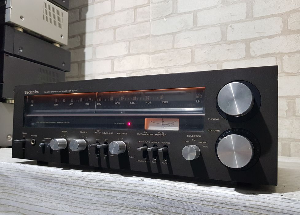 FM/AM Стерео ресивер/підсилювач Technics SA-300 2x35Вт б/у з  Німеччи