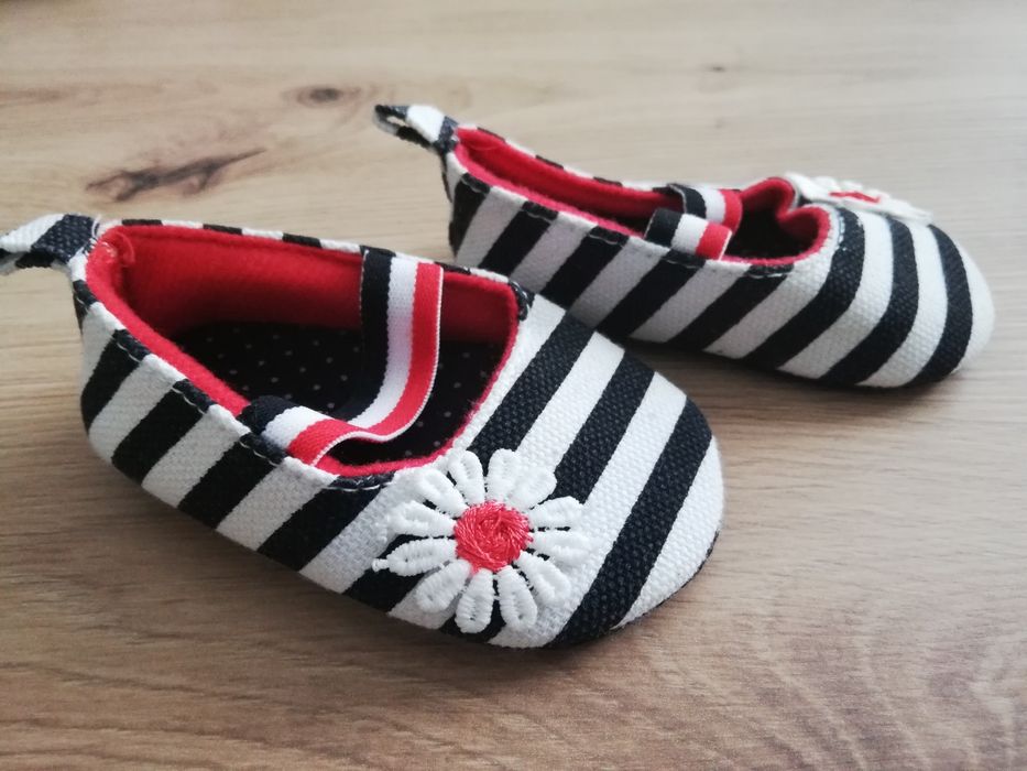 Niechodki-buciki w rozm. 18 (11cm)