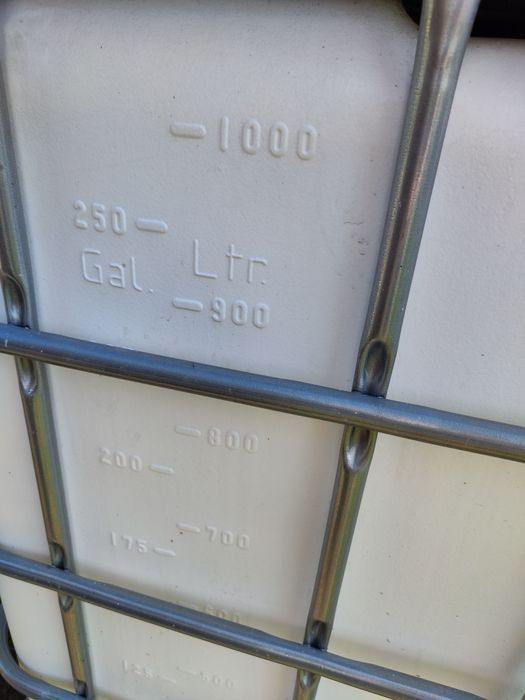 Mauzer 1000 litrów sztuka 300 zl