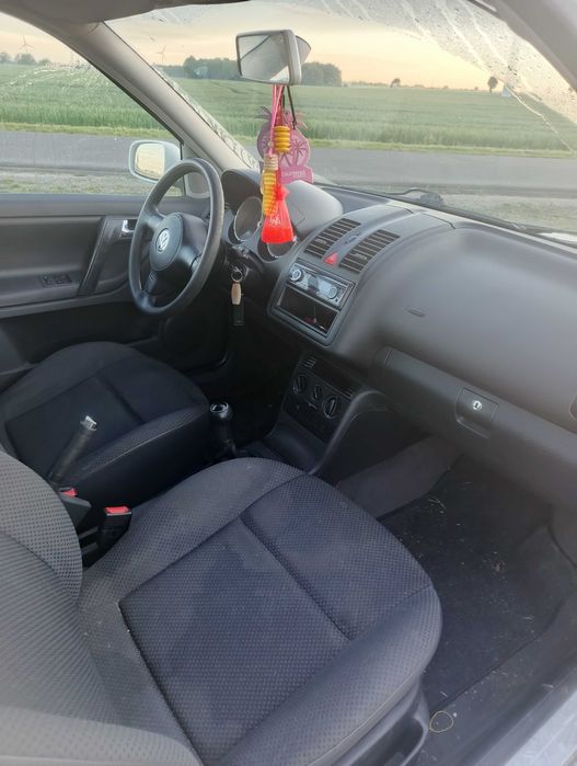 samochód volkswagen polo
