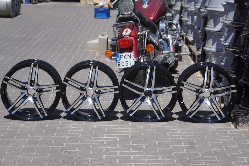 Alufelgi ADV 5x114,3 8Jx18 et35 cb72,6 w czarnym lakierze, front przetoczony cnc