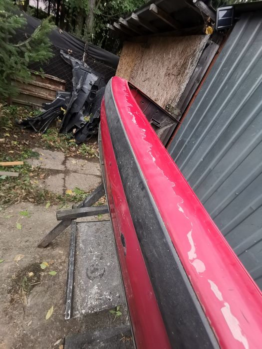 BMW e36 sedan zderzak tył z belką kompletny