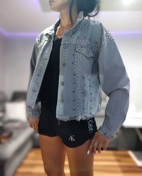 Katana szara z ćwiekami oversize r 42 XL kurtka jesienna jeansowa
