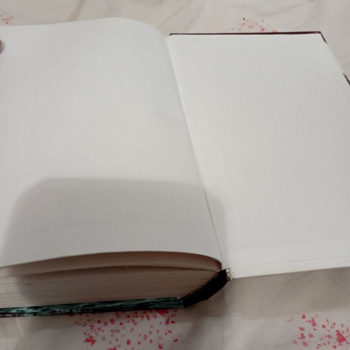 Продам книгу Адмирал Колчак.Автор Поваляев.В