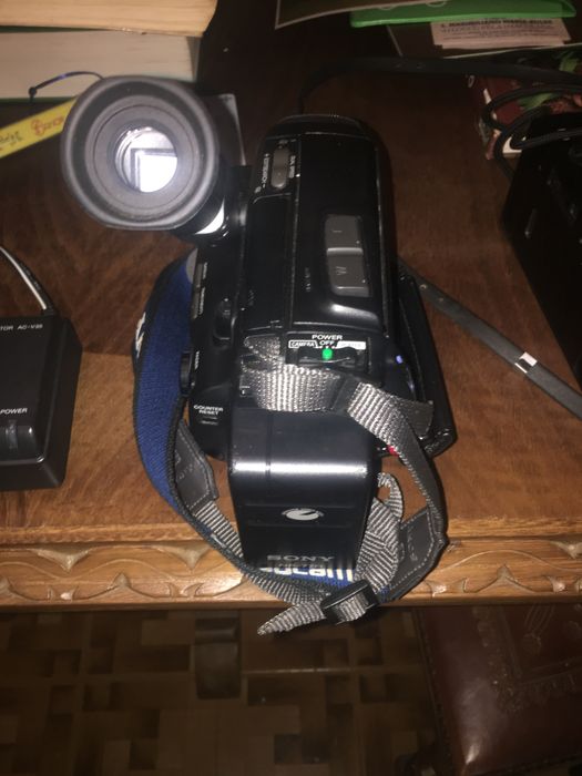 Camera de filmar Sony com mala e carregador a funcionar
