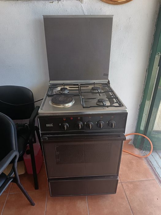 Fogão a gás e elétrico