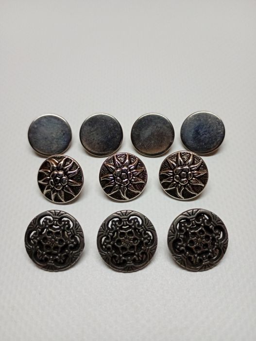 Пуговицы на ножках (железные) 15 шт. Б/у