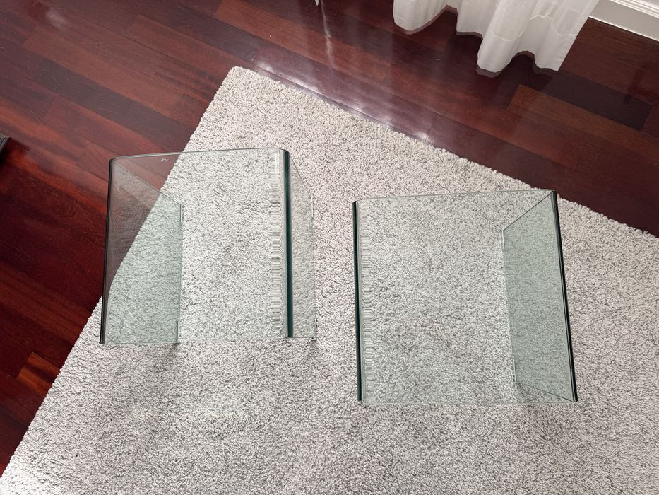 Mesas de apoio em vidro
