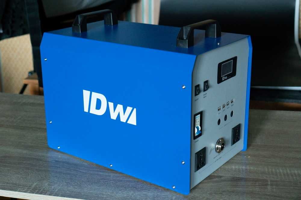 Нова зарядна станція DW 1800, 1800W / 1380Wh