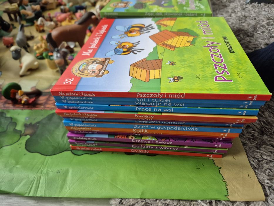 Wesoła Farma Deagostini książki + figurki + mata