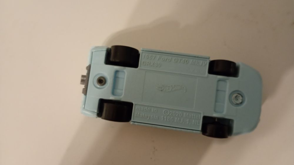 Hot Wheels '67 Ford GT40 Mk.IV Gulf Retro Racers 1:64 HCT72 Light blue