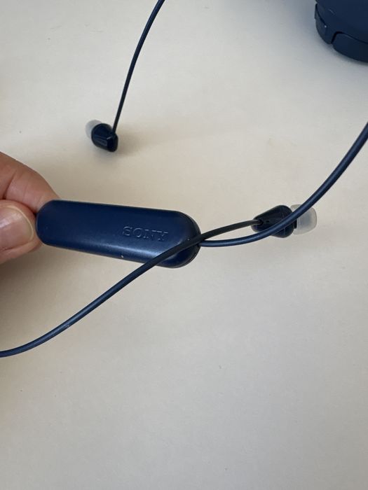 Навушники Sony WI-C100