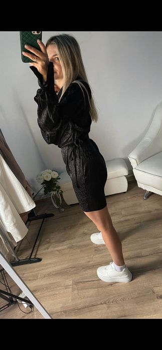 Плаття сукня з сатину чорного кольору