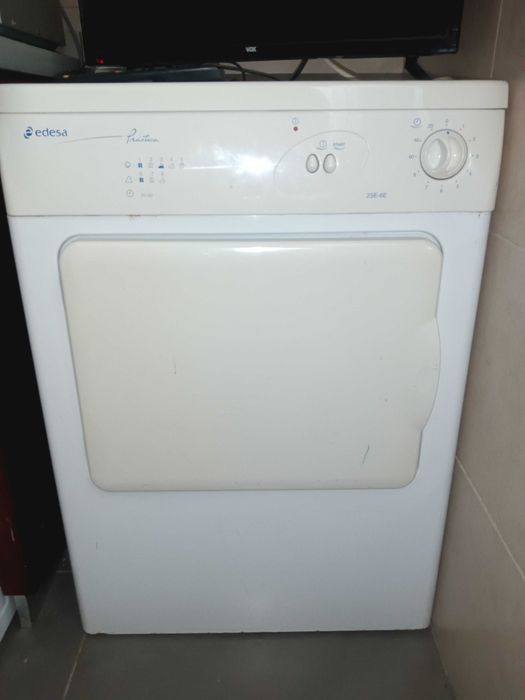 Máquina de secar roupa