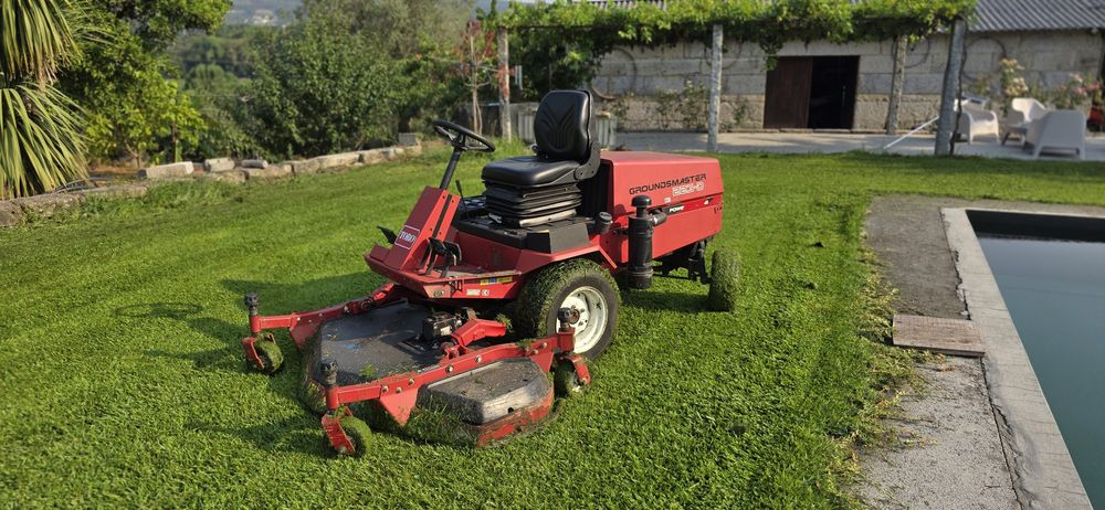 Corta relvas Toro Groundmaster 223D