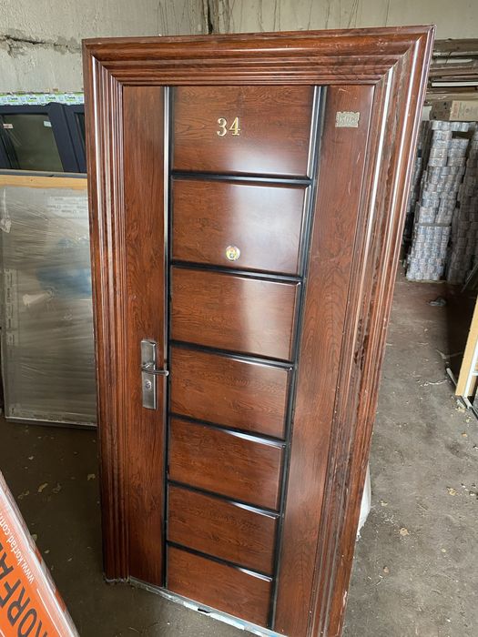 Продам двері вхідні