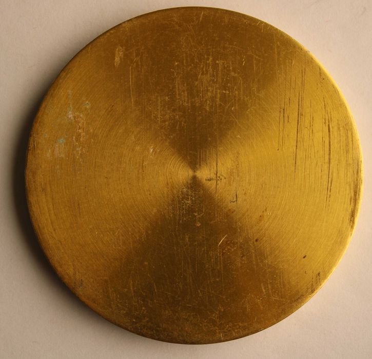 Medalha de mesa vintage KONI (1973) - Símbolo de excelência Lote 351