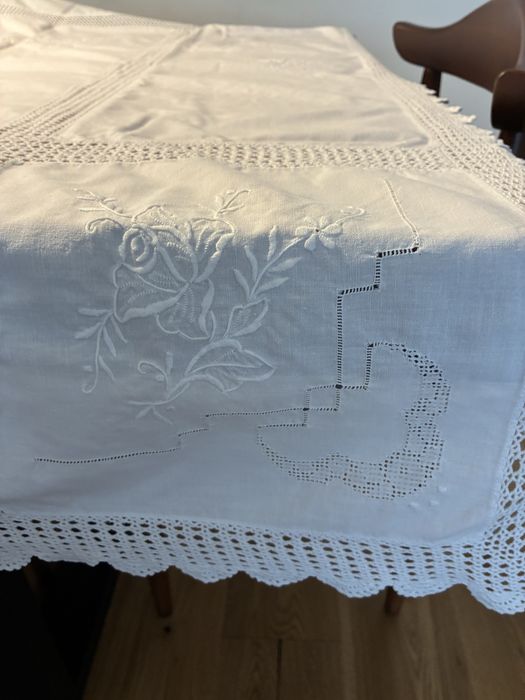 Toalha portuguesa branca de algodão bordado
