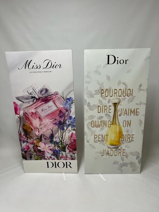 Grande mostruário dos perfumes Dior