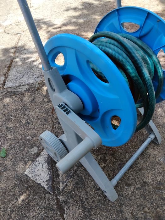 Enroladore e mangueira.