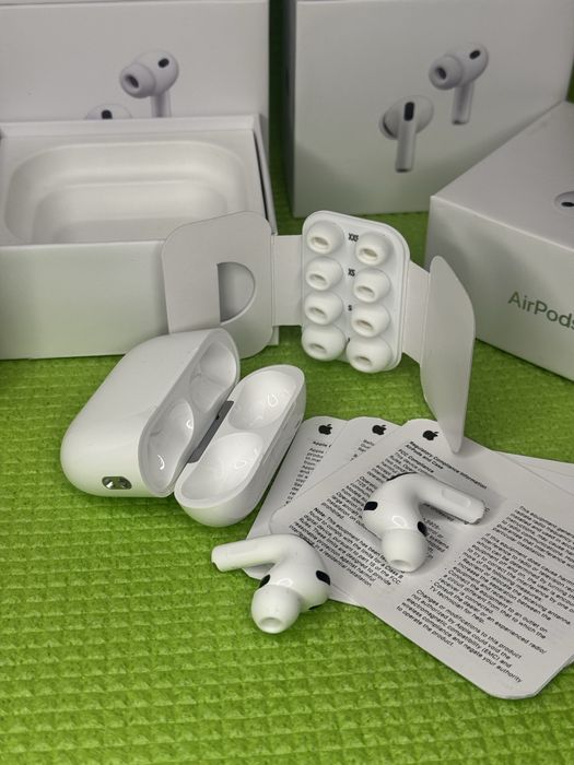 Нові навушники Apple AirPods Pro 3