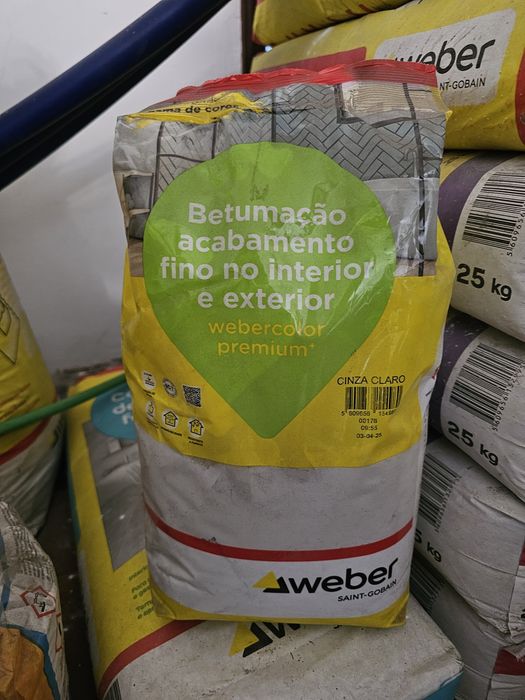 Betume acabamento fino no interior e exterior