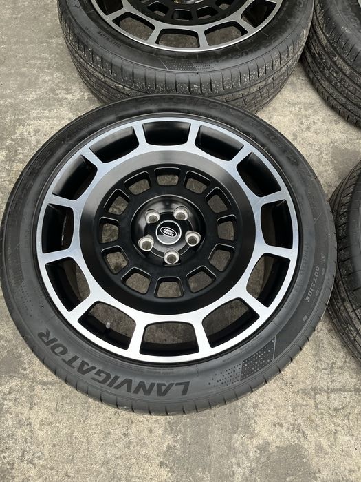 Felgi Range Rover Defender Model OCTA 22 Cale Jak Nowe