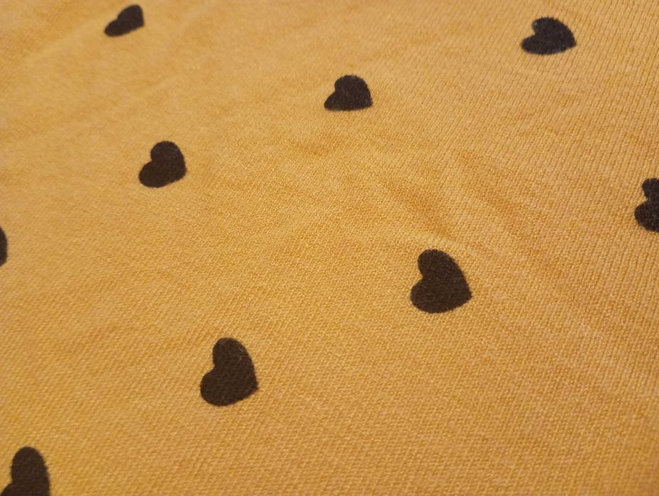 Nowy sweterek żółty w serduszka rozmiar M/L