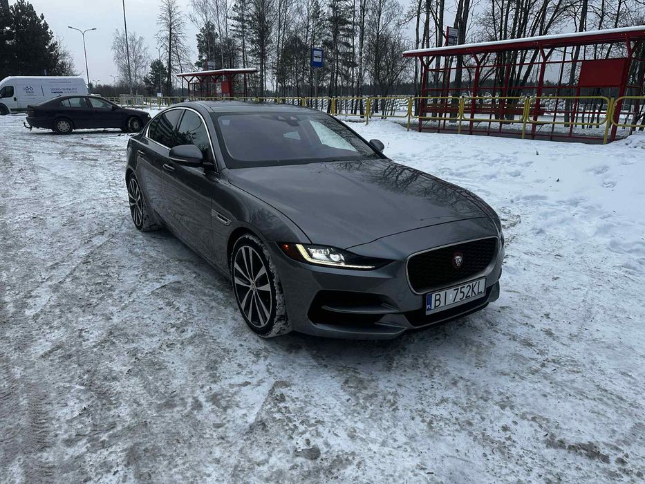 Jaguar XE 2.0 P250 S  w dobrym stane niski przebieg