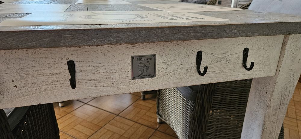 Piękny masywny stół Riviera Maison