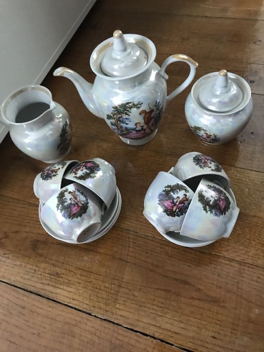 Кавовий сервіз та інші сервізи