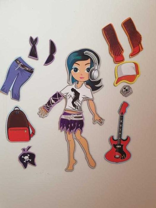 Магнитная кукла с 18 аксессуарами на магнитах игра одевалка