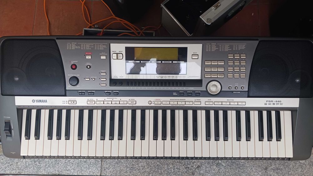 Teclado Yamaha PSR 640
