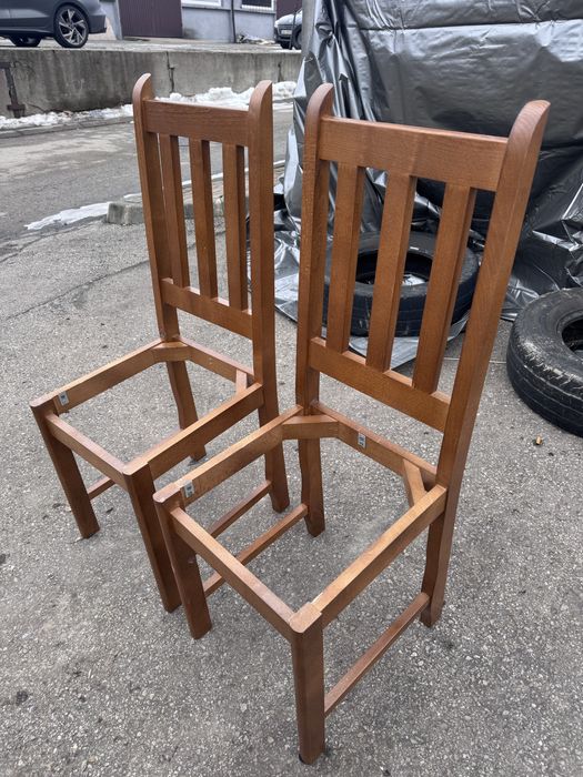 Dwa krzesła drewniane