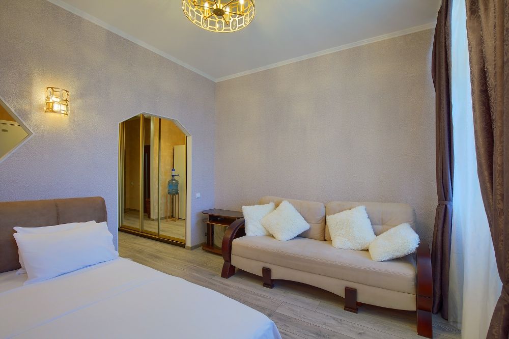 1к квартира подобово біля метро Університет