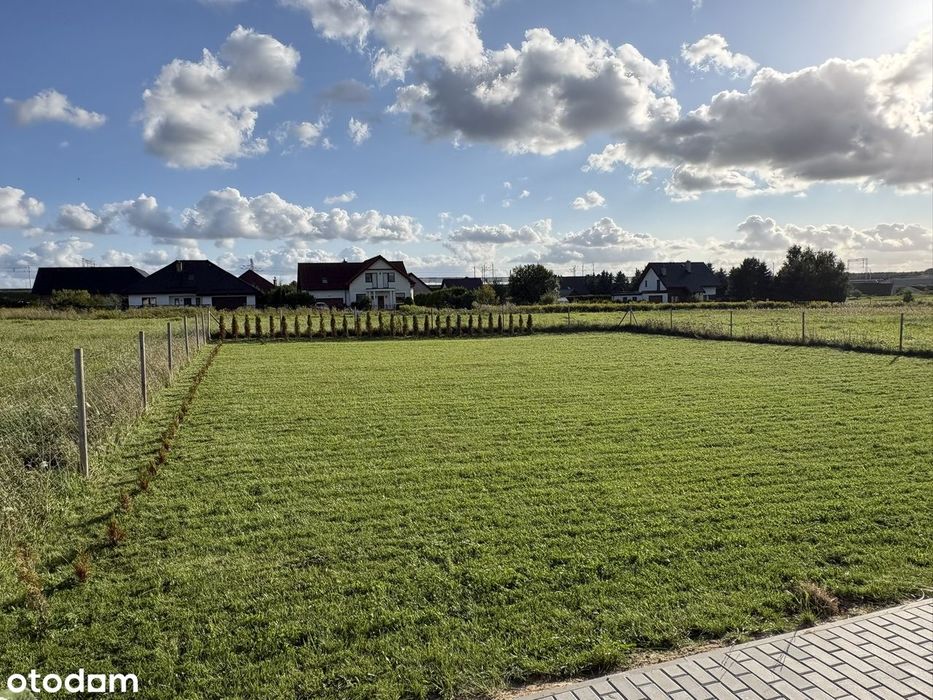 Działka budowlana 1008m² z mediami pod miastem