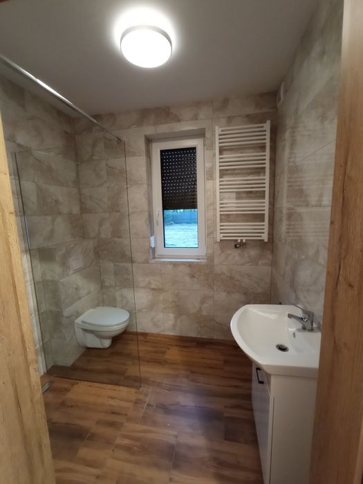 Do wynajęcia dom jednorodzinny dwulokalowy , dotyczy jednego lokalu.