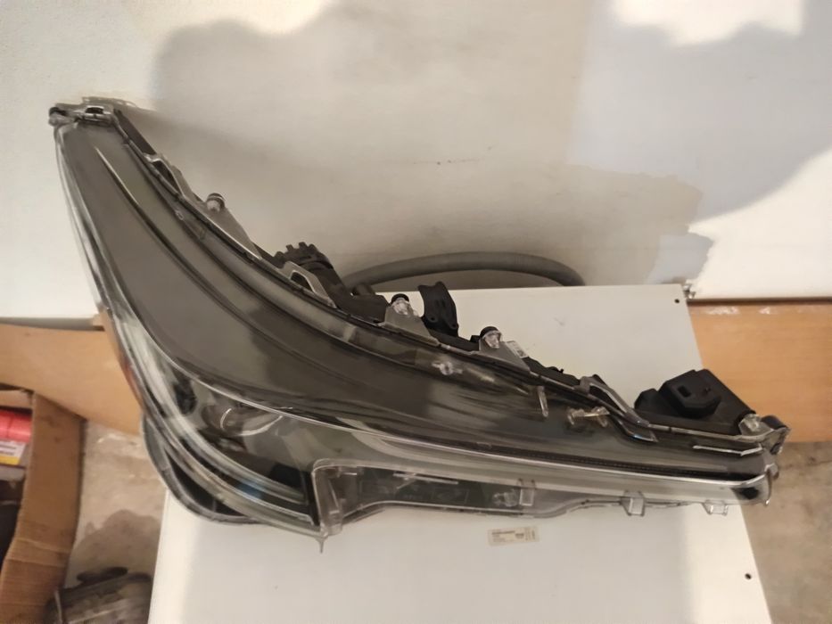 Farol esquerdo Full LED para Corolla e21