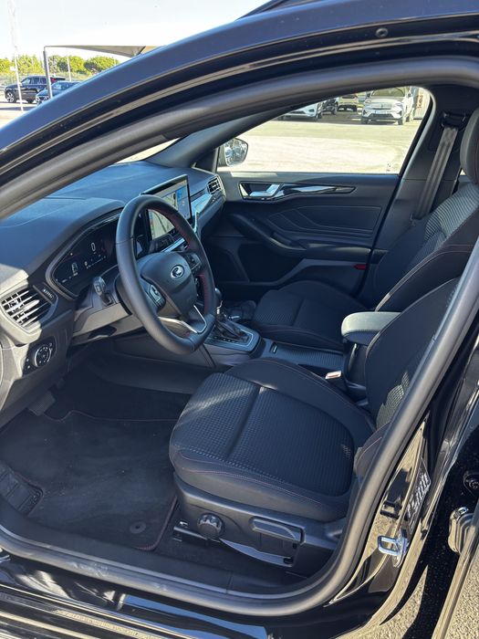 Ford Focus station ST line X  , plano de manutencāo 4 anos!