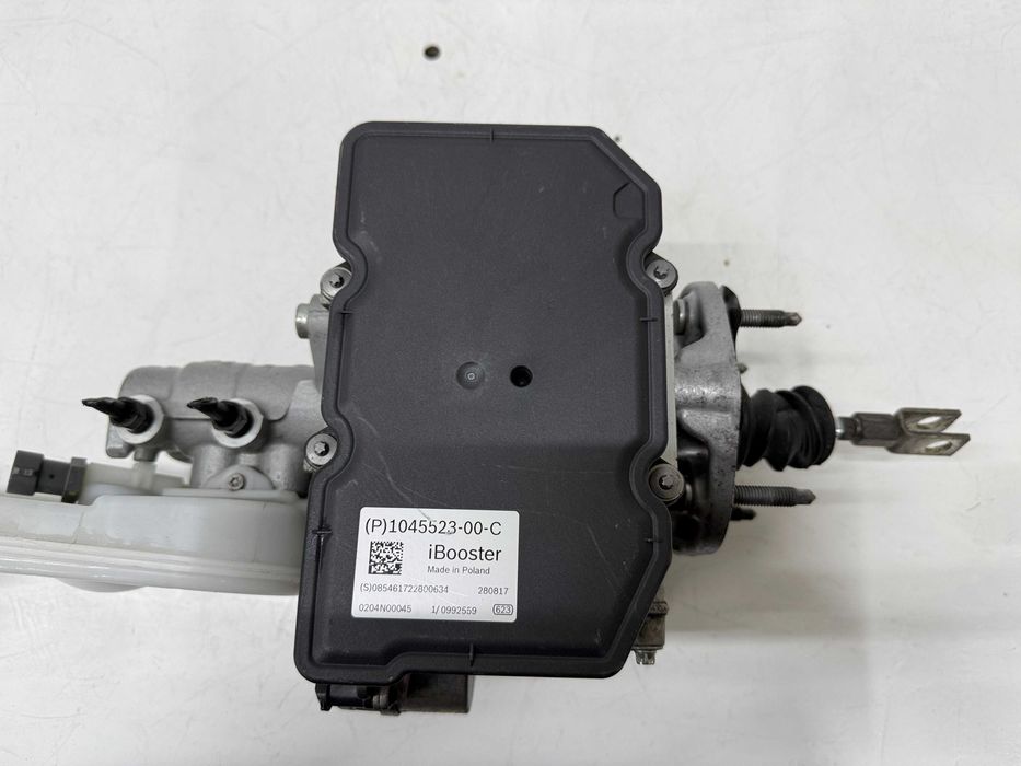 Підсилювач гальм Tesla MX 17 головний тормозний циліндр Тесла Ікс 2017