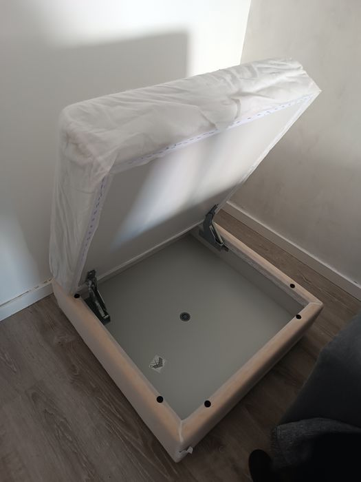 Sofá e pufes  quadrado semi novo IKEA