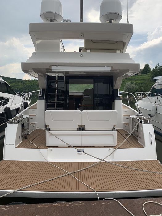 Яхта Bavaria 42 Virtes