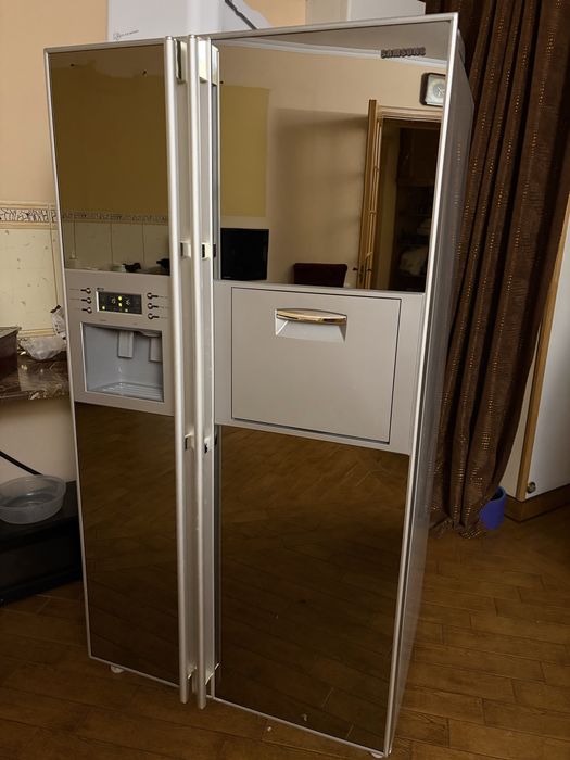 Холодильник Samsung